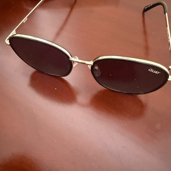 Quay Australia Black and Gold Round Sunglasses - Picture 3 of 4